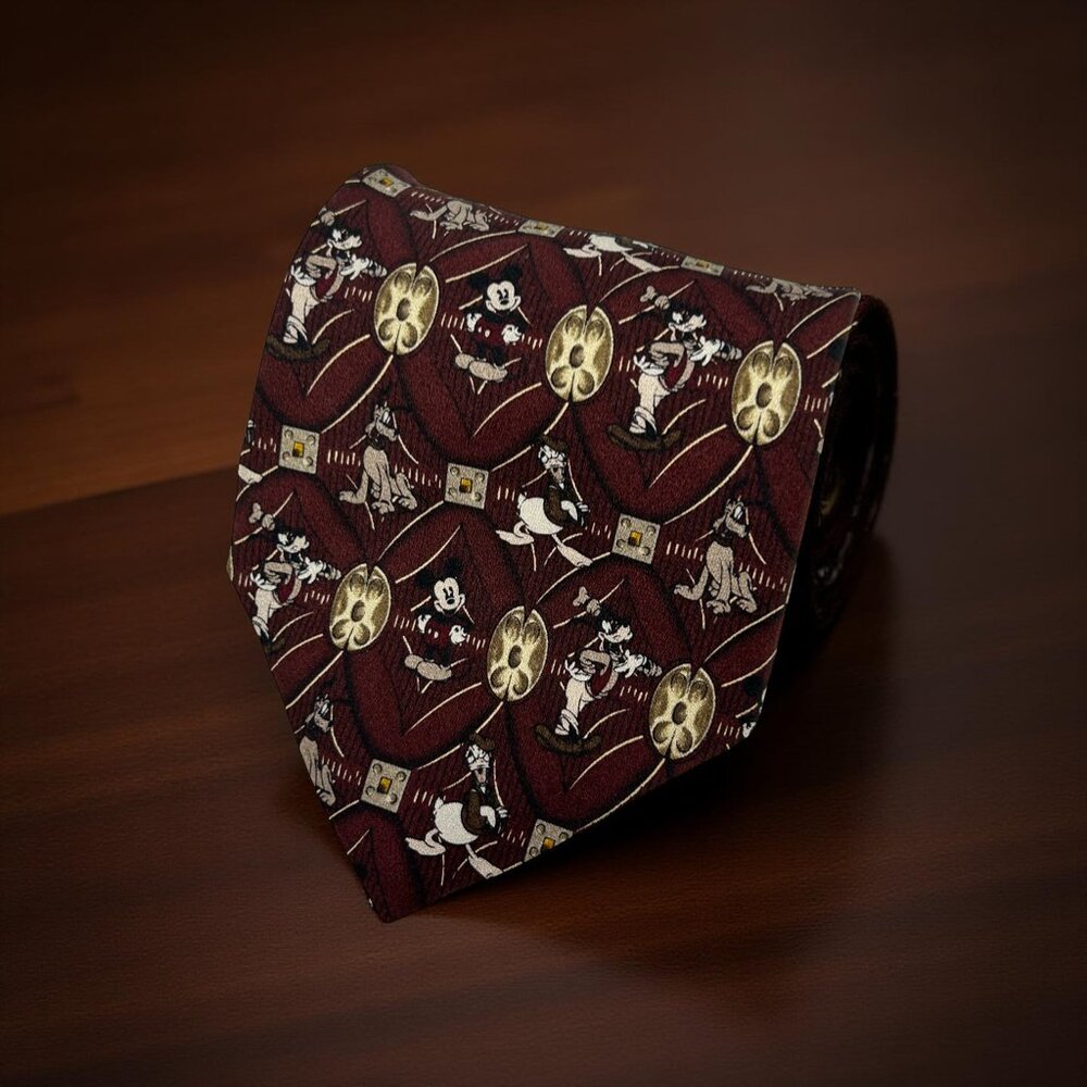 Walt Disney World Silk Maroon Tie Mickey Mouse Goofy Pluto Donald Duck 57.5"x 4"